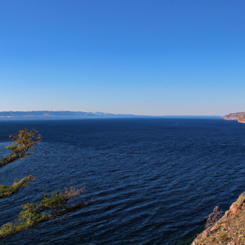 El Lago Baikal, En Siberia, Es El Lago Más Profundo Del Mundo, Alcanzando Más De 1,642 Metros De Profundidad.