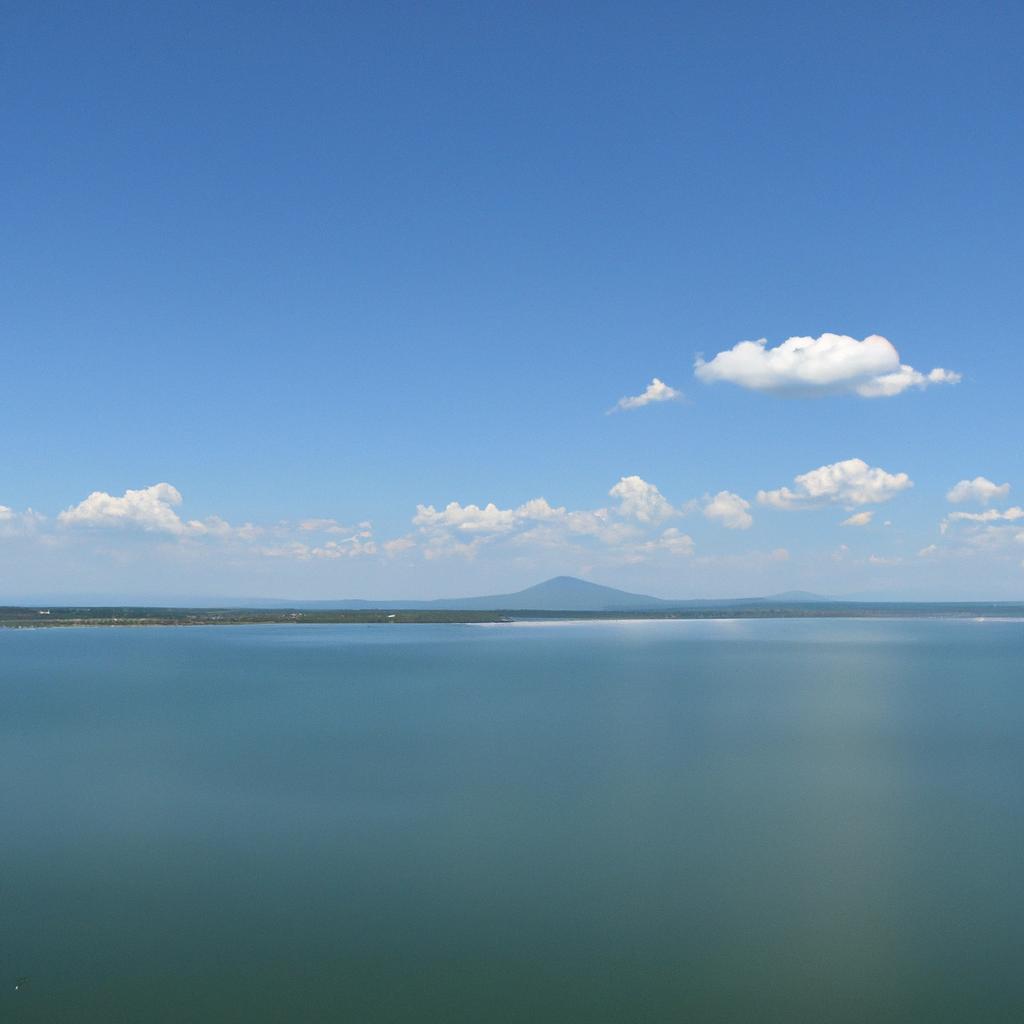 El Lago Victoria, Compartido Por Tanzania, Uganda Y Kenia, Es El Lago Más Grande De África.