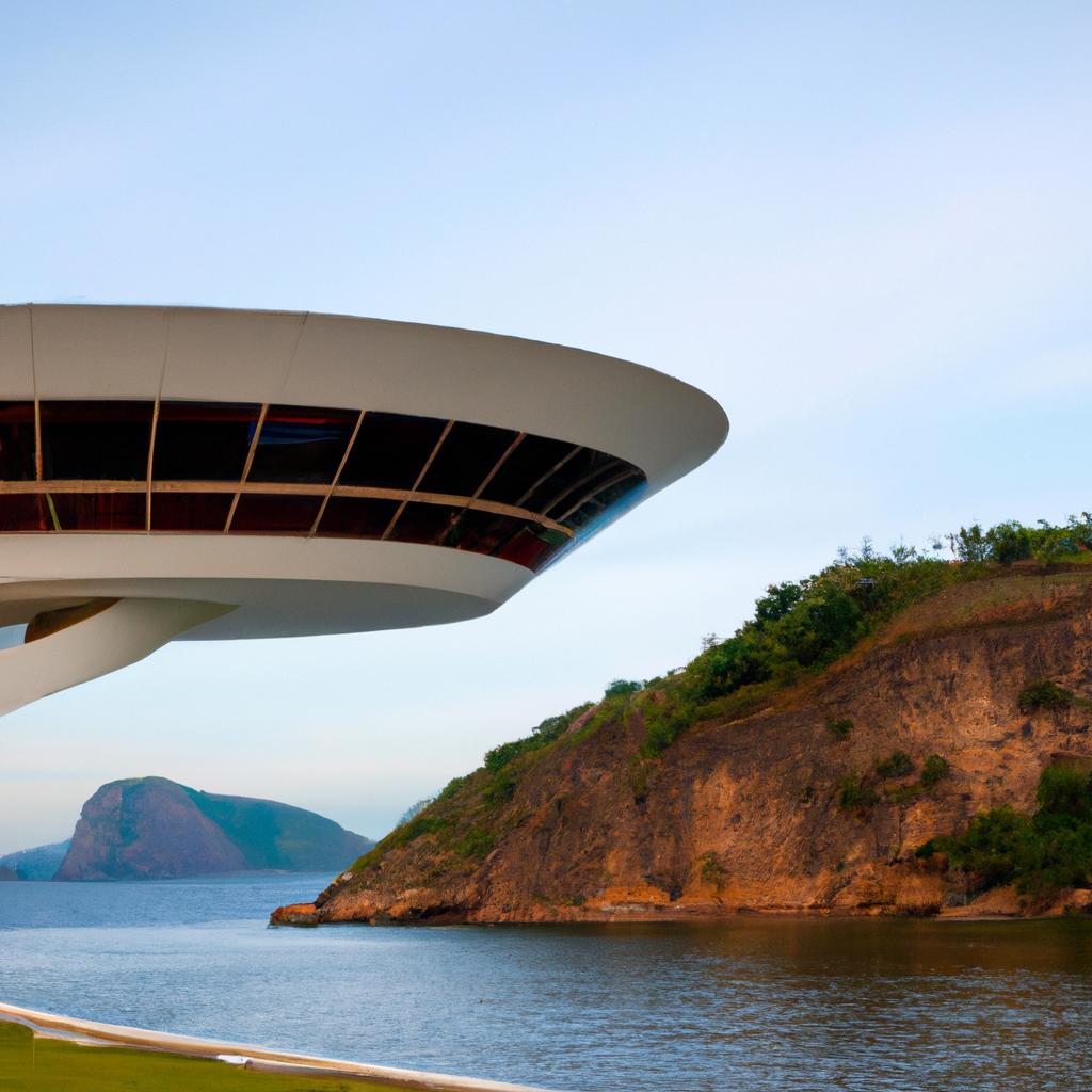 El Museo De Arte Contemporáneo De Niterói En Brasil, Diseñado Por El Famoso Arquitecto Oscar Niemeyer, Se Asemeja A Una Nave Espacial Y Ofrece Vistas Panorámicas De La Ciudad De Río De Janeiro.