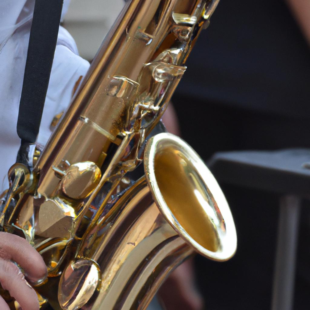 El Saxofón, Inventado Por Adolphe Sax En La Década De 1840, Se Utiliza En Una Variedad De Géneros Musicales, Incluyendo Jazz Y Música Clásica.