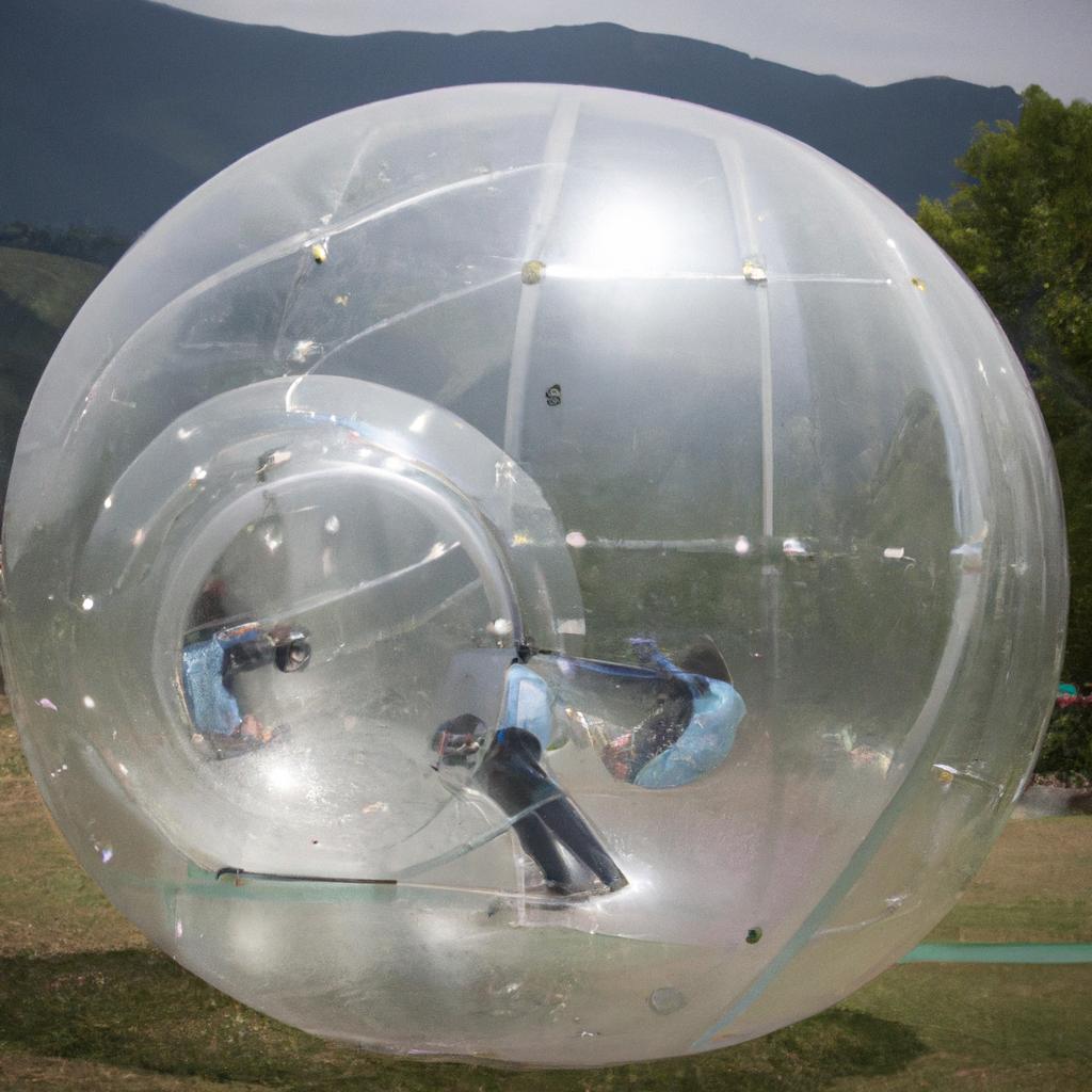 El Zorbing Implica Rodar Colina Abajo Dentro De Una Esfera Transparente De Plástico.