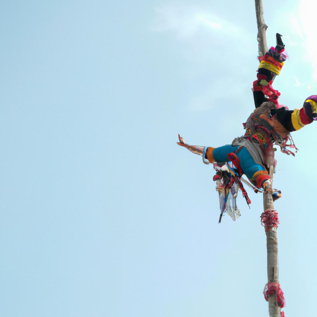 En El Salvador, La Fiesta De Palo Volador Es Una Antigua Tradición Maya Que Se Celebra Con Una Danza Acrobática.