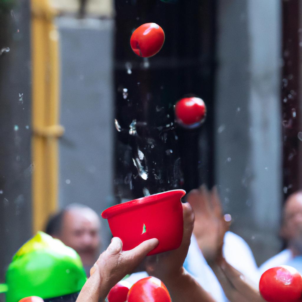 En España, La Tomatina Es Un Festival Anual Celebrado En Buñol, Donde Las Personas Se Lanzan Tomates Entre Sí.