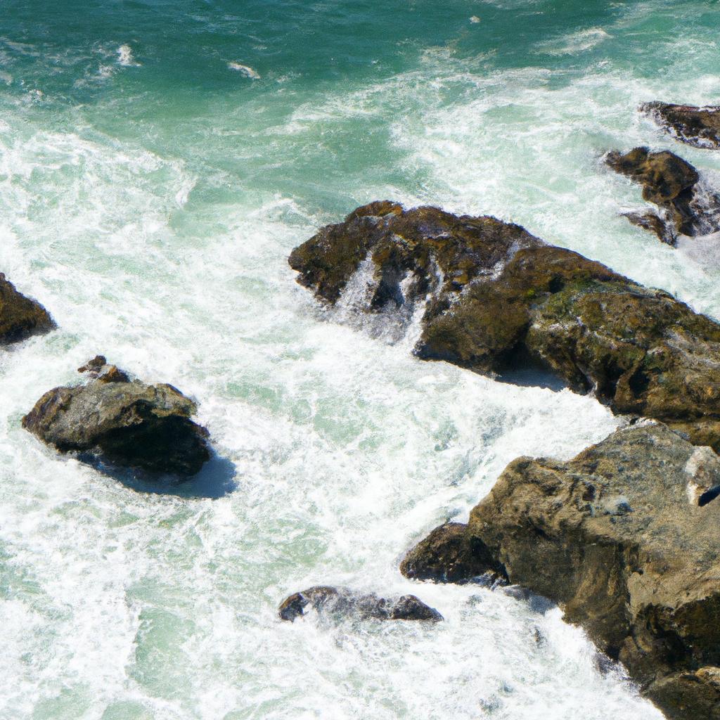 La Corriente De California Es Una Corriente Marina Fría Que Fluye Hacia El Sur A Lo Largo De La Costa Oeste De Estados Unidos Y Tiene Un Impacto En El Clima Local Y La Biodiversidad Marina.