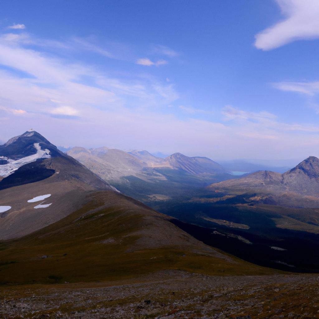 Las Montañas Rocosas En América Del Norte Se Extienden Desde Canadá Hasta Estados Unidos Y Son Conocidas Por Su Belleza Escénica, Picos Nevados Y Una Variedad De Vida Silvestre.