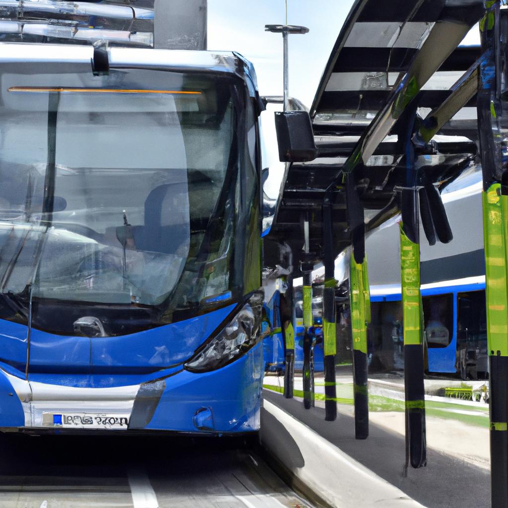 Los Sistemas De Transporte Público Electrificados, Como Los Trenes Y Autobuses Eléctricos, Contribuyen A Reducir Las Emisiones De Gases De Efecto Invernadero.